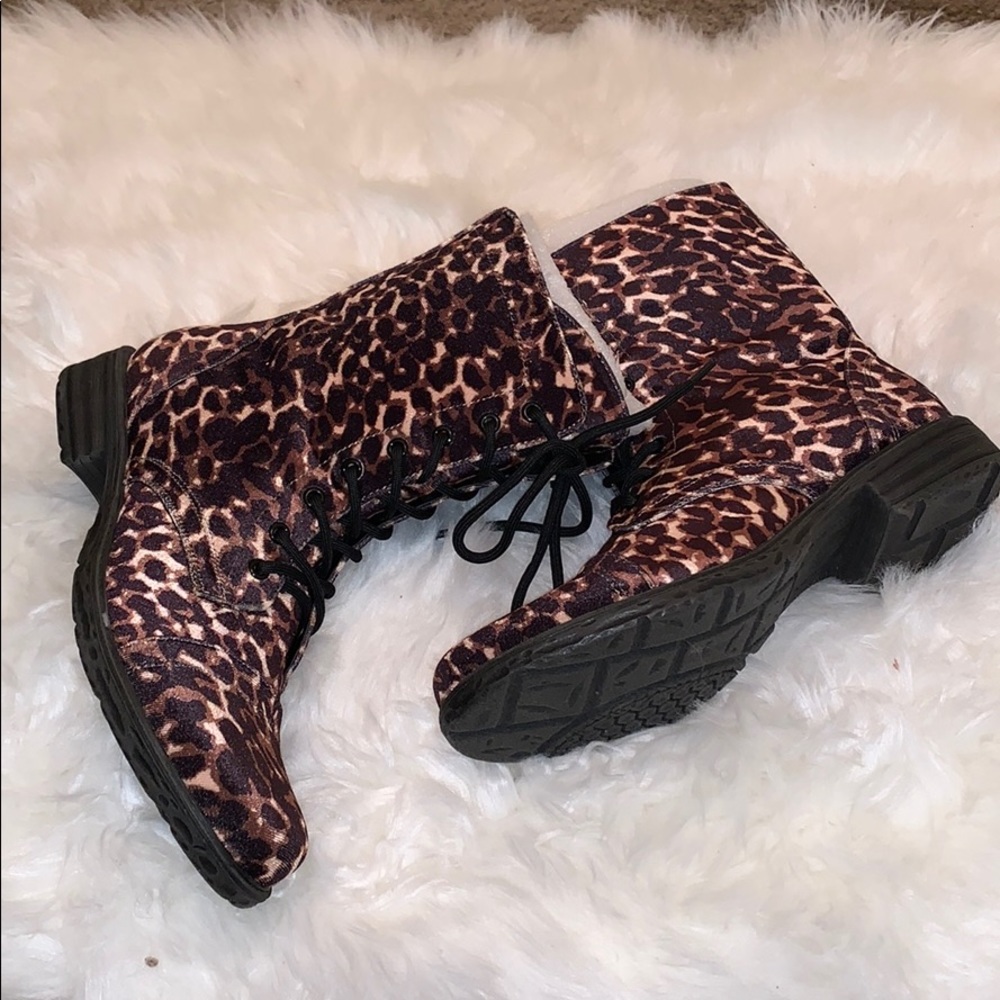 Leopard boots - Picture 3 of 3